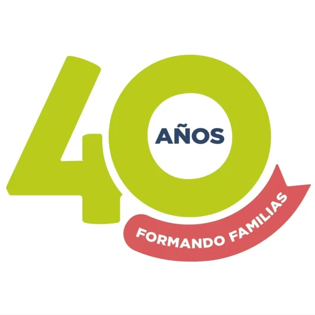 Este 2025, nuestra Fundación Chilena de la Adopción y Familia, Fadop, cumple 40 años. Y, como todo acontecimiento importante en la historia de cualquier institución, lanza su sello conmemorativo.
Éste será el primero de varios hitos con los que celebraremos nuestra trayectoria reciente y pasada, honrando a nuestra fundadora Delia Moreno Landerretche, así como a todas y todos los colaboradores que vinieron después. Su trabajo incansable permitió a FADOP materializar el sueño de buscar la mejor familia para cada niño y niña.
En 40 años, nuestra fundación ha enlazado a más de 2.237 niños y niñas con sus familias adoptivas e ingresado a 1.200 a Familias de Acogida.
Hemos realizado más de 500 reunificaciones familiares, tras evaluar y fortalecer a familias de origen. 

¡Y vamos por más!

#derechoavivirenfamilia 
#derechosdelniño 
#somosfadop
